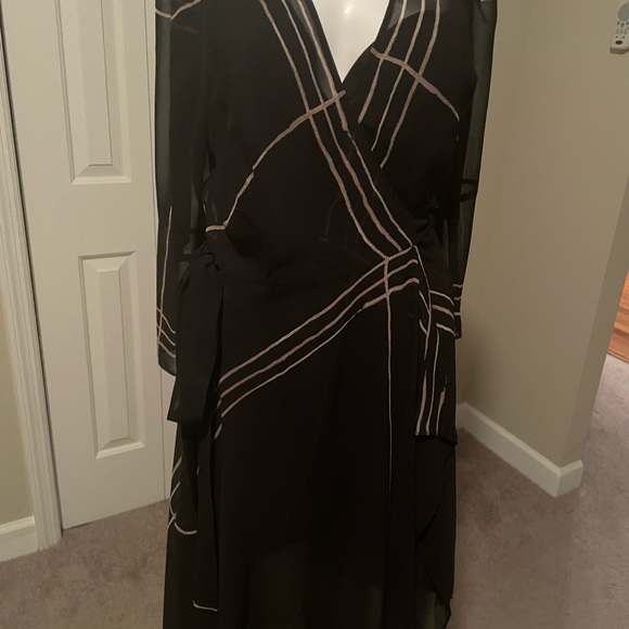 BCBGMaxAzria Black and Cream Long Sleeve Dress - Picture 1 of 3